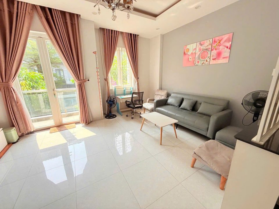 NHÀ PHỐ ĐẸP FULL NỘI THẤT – JAMONA CITY, ĐƯỜNG SỐ 1 Chỉ xách vali vào ở – Không cần sửa chữa!