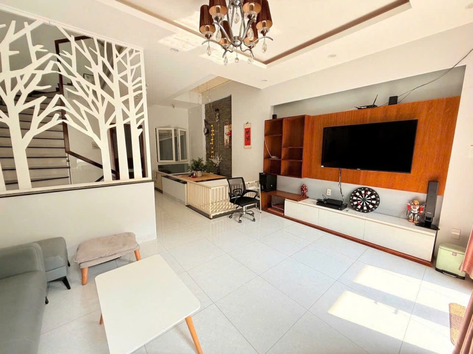 NHÀ PHỐ ĐẸP FULL NỘI THẤT – JAMONA CITY, ĐƯỜNG SỐ 1 Chỉ xách vali vào ở – Không cần sửa chữa!