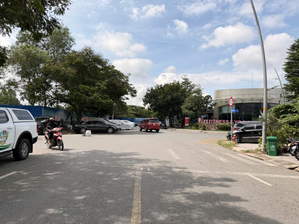 NHÀ PHỐ MẶT TIỀN ĐƯỜNG D4 – ĐỐI DIỆN CHUNG CƯ JAMONA CITY Có thang máy – Hoàn thiện theo mẫu – Thích hợp ở kết hợp kinh doanh