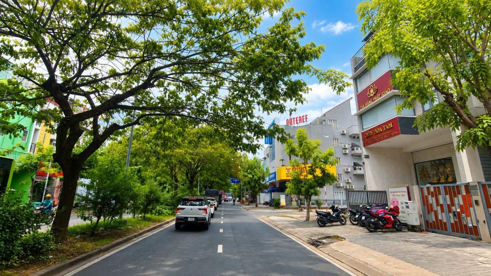 Nhà Phố Mặt Tiền Hoàng Quốc Việt- Quận 7 | Có Thang Máy | Giá 30 Tỷ