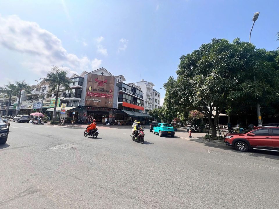 LÔ GÓC 2 MẶT TIỀN NAM LONG TRẦN TRỌNG CUNG – ĐANG KINH DOANH CAFE DOANH THU CAO