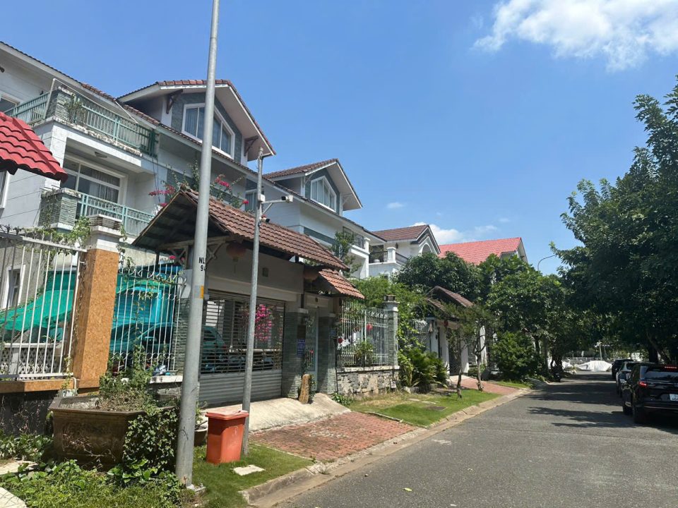 🏡 BIỆT THỰ NAM PHÚ VILLAS – COMPOUND KHÉP KÍN ĐẲNG CẤP – DIỆN TÍCH 288M² – GIÁ CHỐT 42 TỶ