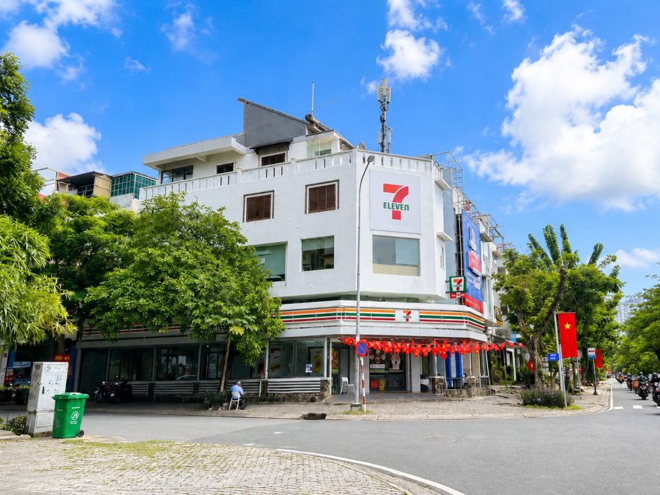 Bán Biệt Thự Góc 2MT Hoàng Quốc Việt – Đang có dòng tiền 85tr/tháng – DT 9x22m (185m2) Giá 60 Tỷ