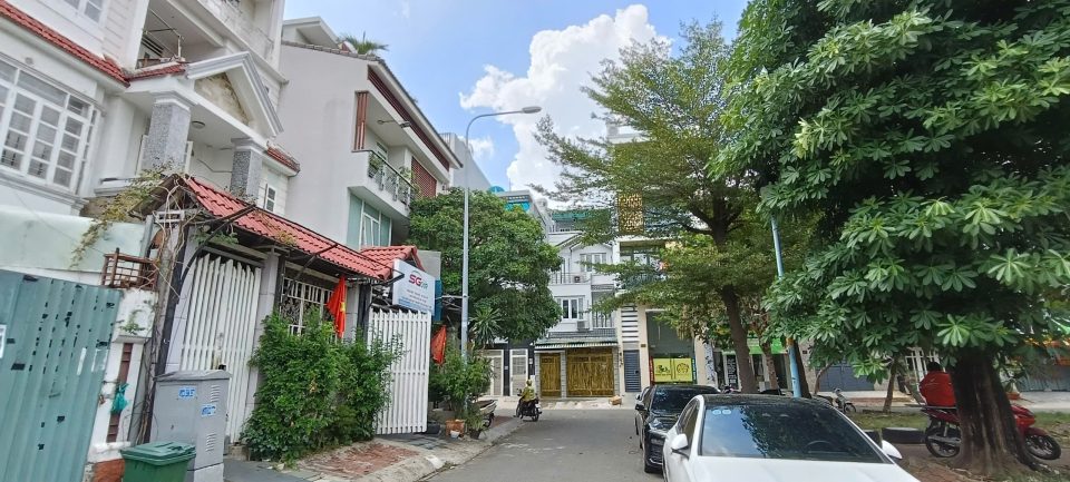 Bán Biệt Thự KDC Nam Long Trần Trọng Cung – View Công Viên – Thiết Kế 13 CHDV Cho Thuê – Giá Bán 28 Tỷ
