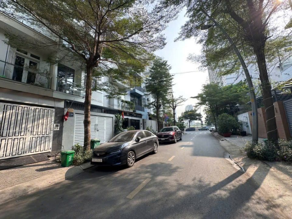 BÁN NHÀ PHỐ ĐẸP ĐƯỜNG SỐ 2 KDC JAMONA CITY Q7 – DT 85 M2 – 4 TẦNG FULL NỘI THẤT