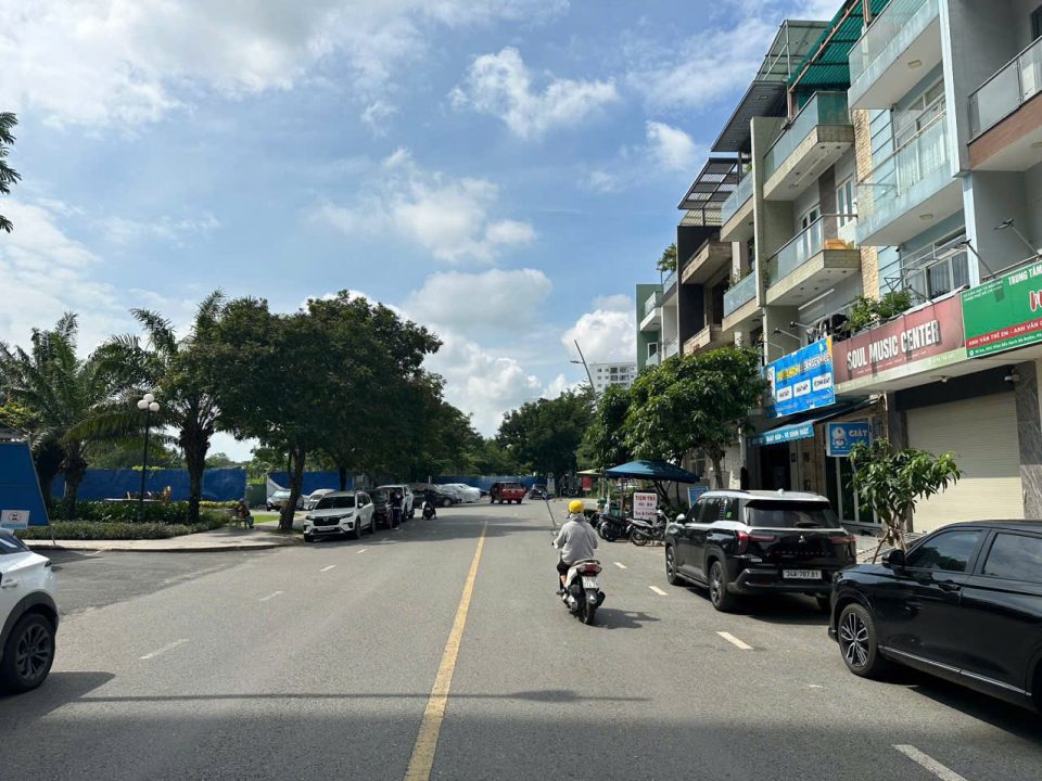 BÁN NHÀ MẶT TIỀN KINH DOANH KDC – JAMONA CITY 5×19,7m²