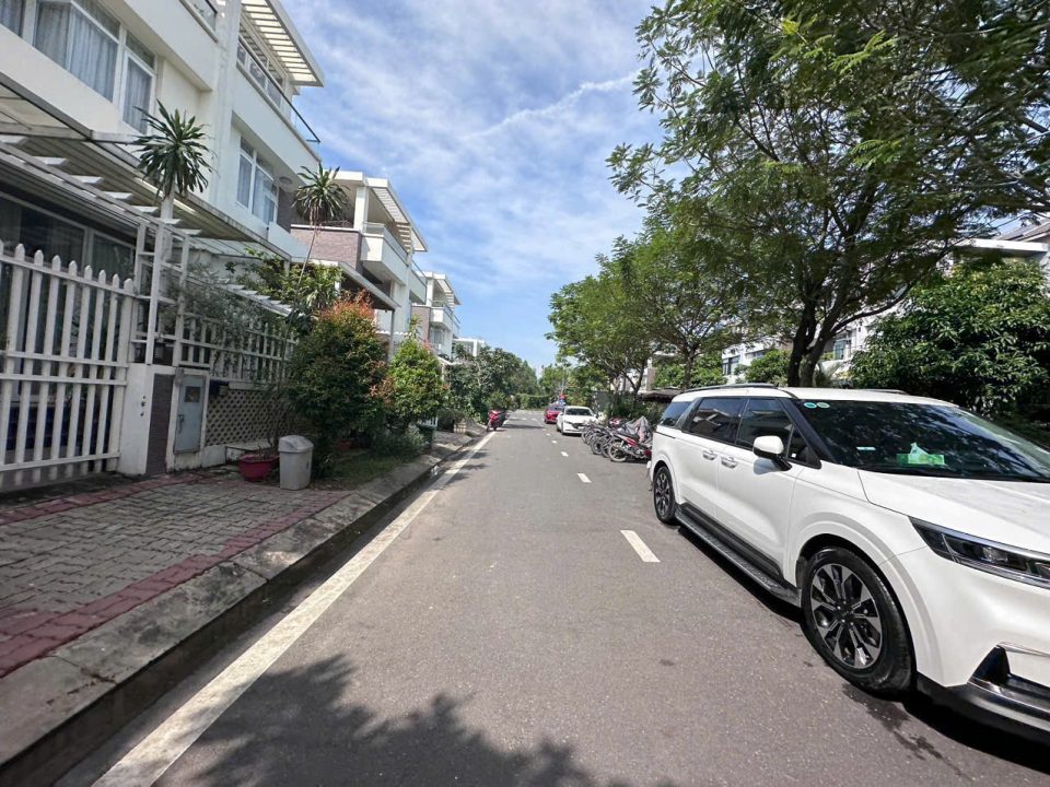 BÁN BIỆT THỰ KDC JAMONA GOLDEN SILK – 7,4×18m² FULL NT