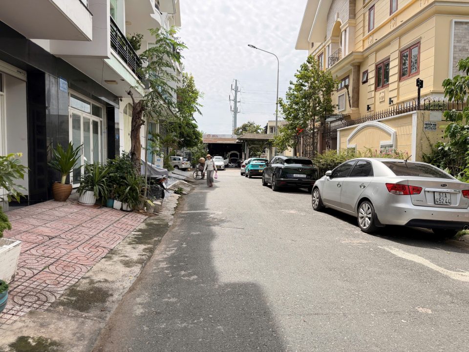Bán Lô Đất Góc 2MT Đối Diện Công Viên Tại KDC Nam Long Trần Trọng Cung – 10x22m 216.9m2 – Giá 32.5 Tỷ