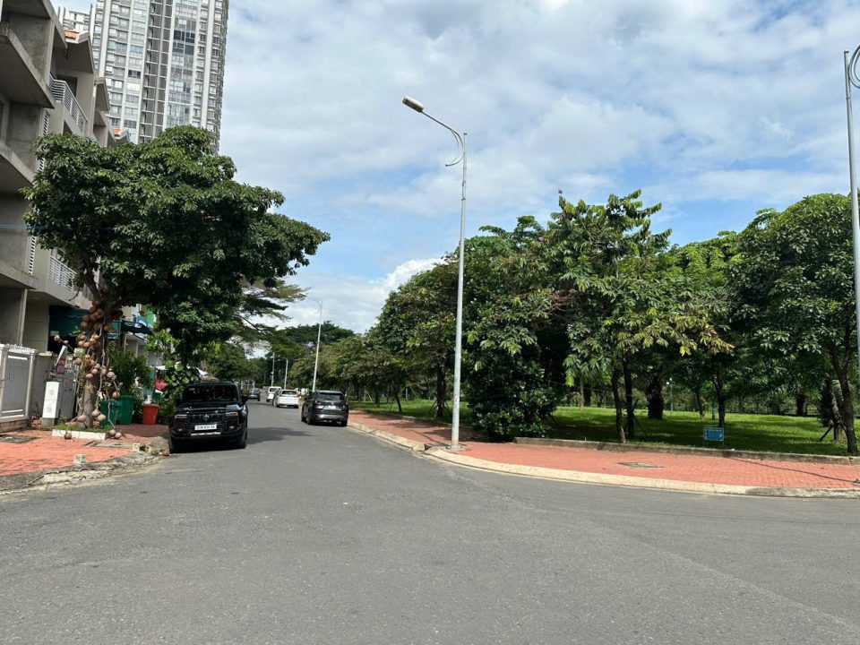 CƠ HỘI ĐẦU TƯ CỰC HIẾM – BIỆT THỰ GÓC 2 MẶT TIỀN HIM LAM KÊNH TẺ