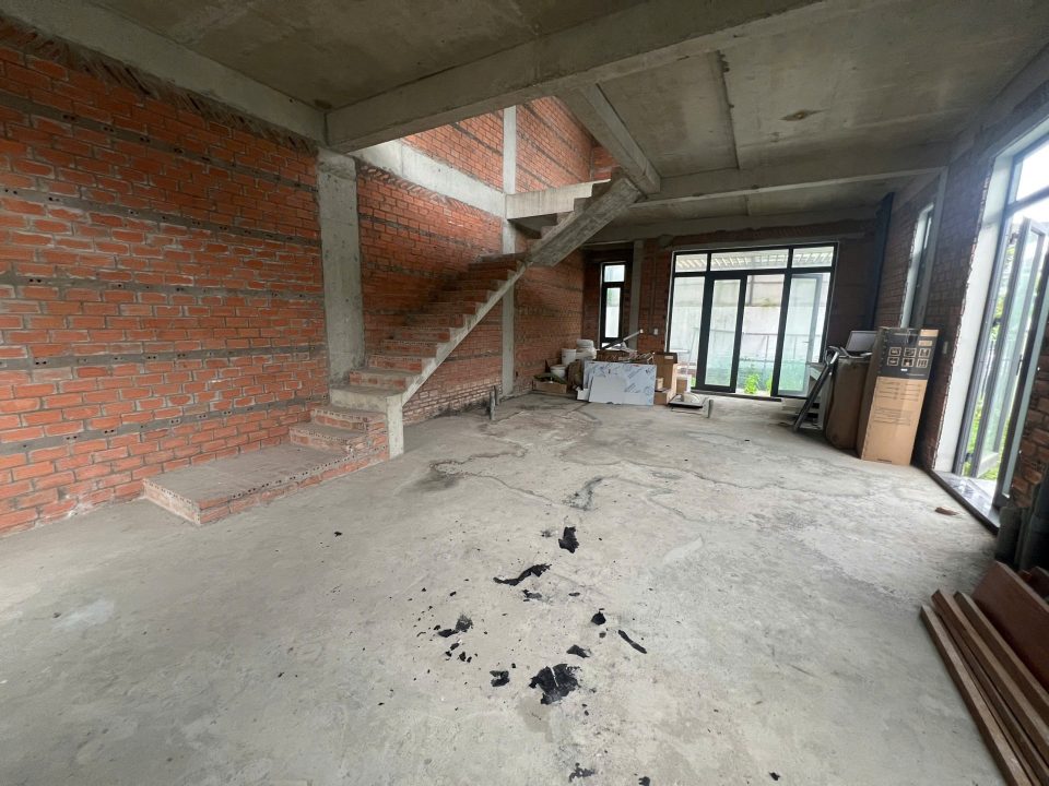CĂN GÓC LAVILA – NHÀ THÔ ĐẸP, DIỆN TÍCH LỚN 8×17,6M GIÁ BÁN 18 TỶ