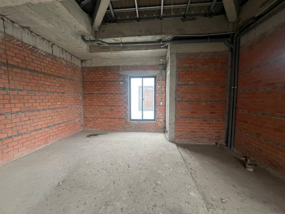 CĂN GÓC LAVILA – NHÀ THÔ ĐẸP, DIỆN TÍCH LỚN 8×17,6M GIÁ BÁN 18 TỶ