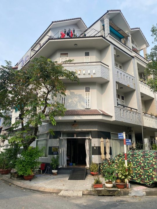 BIỆT THỰ GÓC 2 MẶT TIỀN – ĐANG KINH DOANH KHÁCH SẠN | KDC SADECO VEN SÔNG
