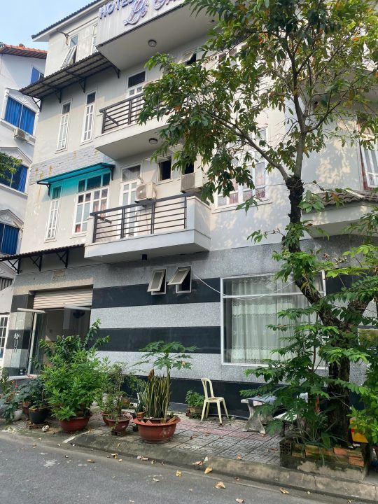 BIỆT THỰ GÓC 2 MẶT TIỀN – ĐANG KINH DOANH KHÁCH SẠN | KDC SADECO VEN SÔNG