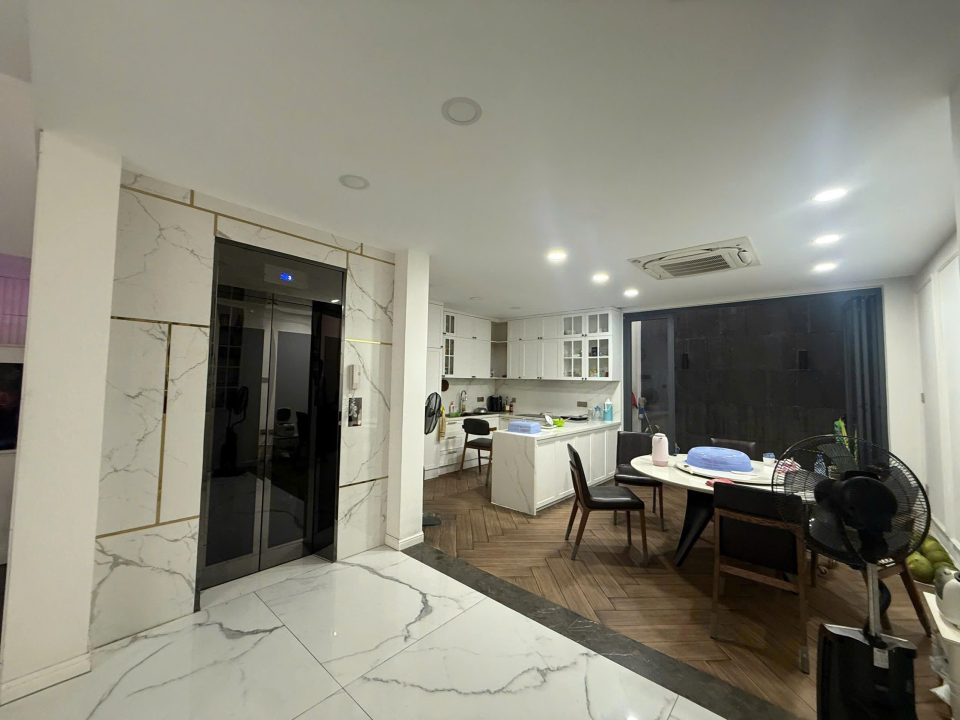 BÁN NHÀ MẶT TIỀN 6×20 FULL NỘI THẤT CÓ THANG MÁY– ĐƯỜNG SỐ 65 KDC TÂN QUY ĐÔNG