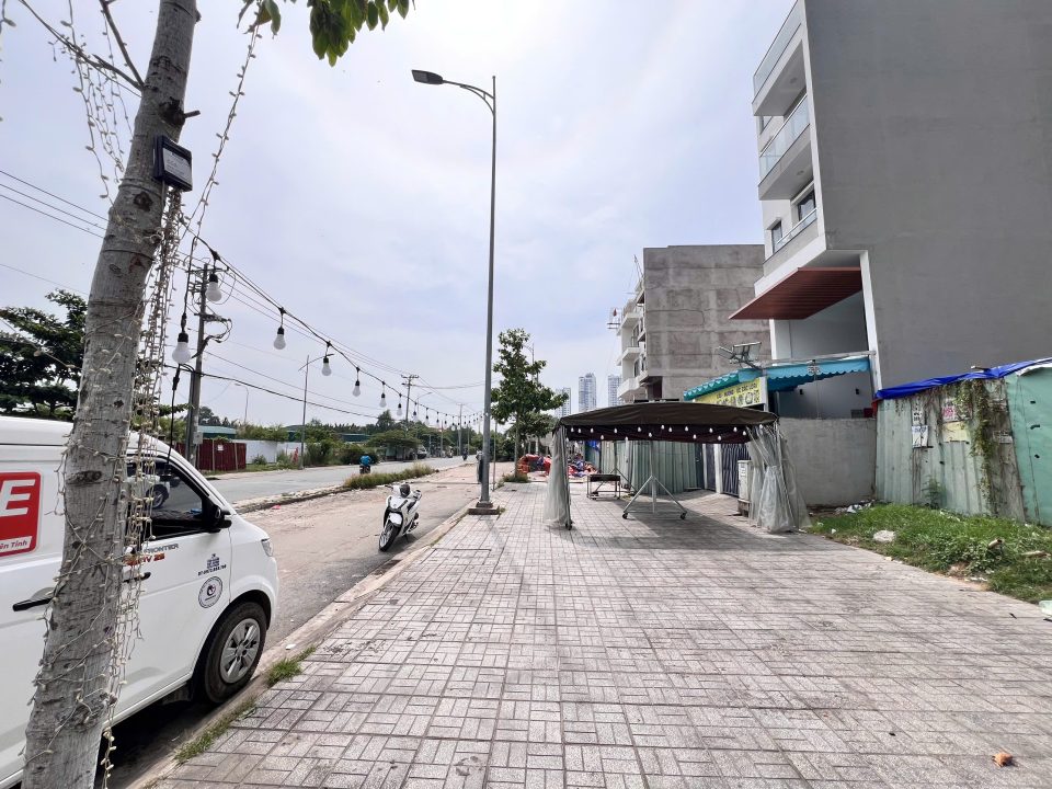 BÁN LÔ ĐẤT NỀN NHÀ PHỐ MẶT TIỀN ĐÀO TRÍ – Q7 RIVERSIDE