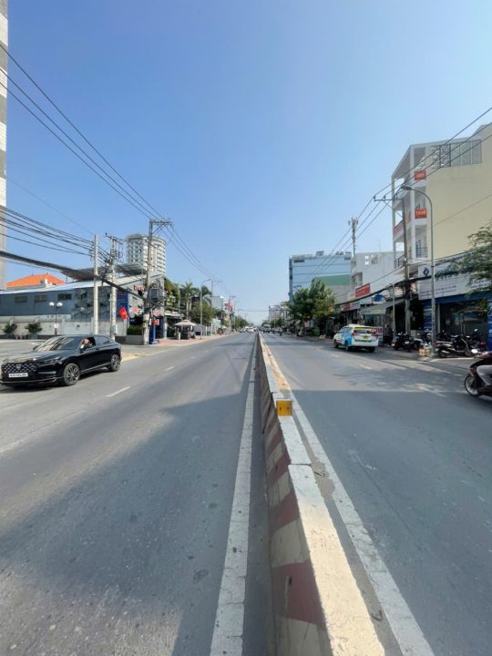 NHÀ MT HUỲNH TẤN PHÁT – TRỆT 4 LẦU – DÒNG TIỀN 40TR/THÁNG – 19 TỶ