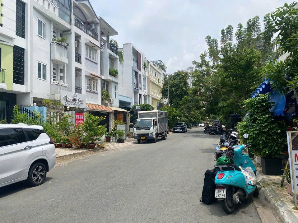 Bán nhà mặt tiền Him Lam Quận 7 – View công viên cực đẹp – Giá tốt 19 tỷ