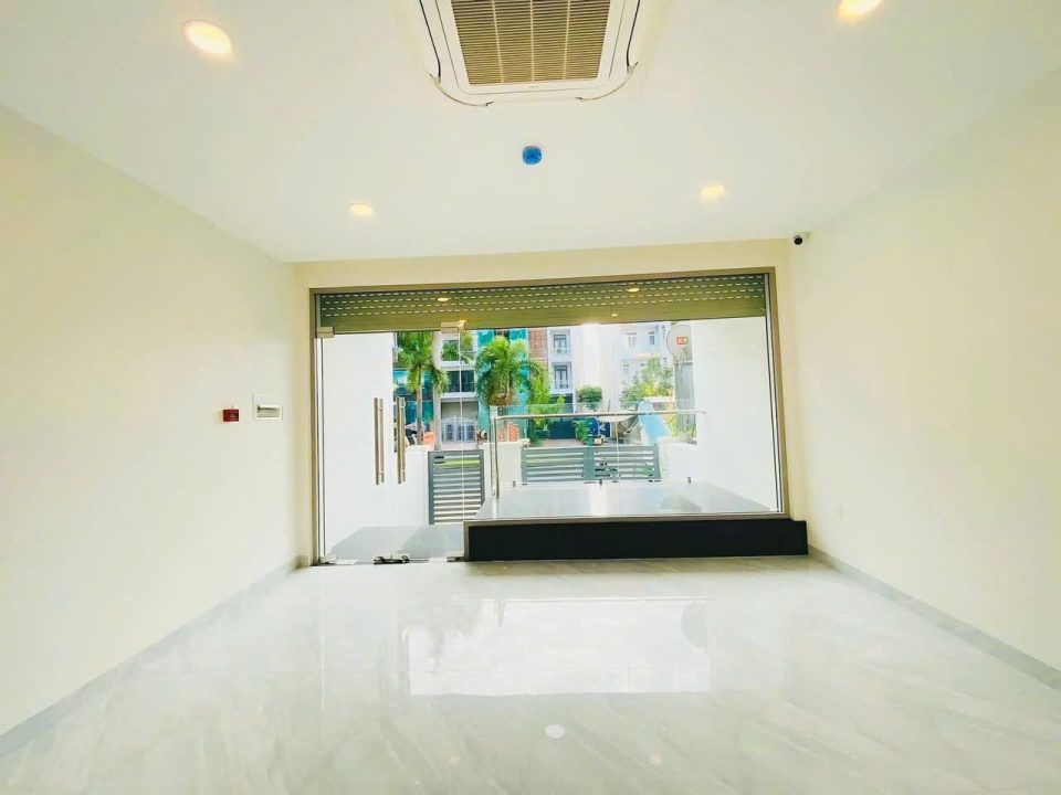 MẶT TIỀN ĐƯỜNG D1 KDC HIM LAM – NHÀ CÓ THANG MÁY, ĐƯỜNG LỚN KINH DOANH ĐA NGÀNH, GIÁ CHỈ 40 TỶ TL