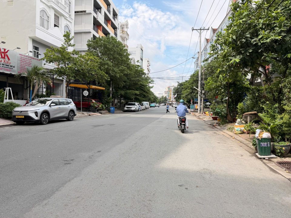 HÀNG HIẾM NAM LONG PHÚ THUẬN – TÒA CHDV MẶT TIỀN CAO THỊ CHÍNH – 168M² – DÒNG TIỀN ỔN ĐỊNH