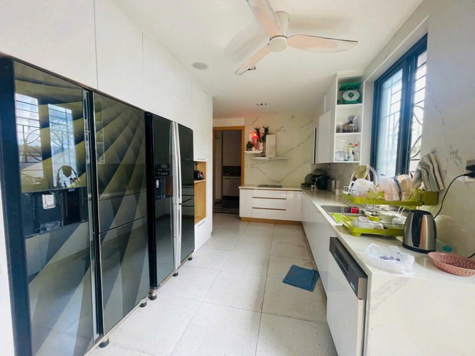 Bán Biệt Thự Đẹp Khu Công Ích Q4 –  Full Nội Thất, Có Hồ Bơi – Giá 36,5 Tỷ