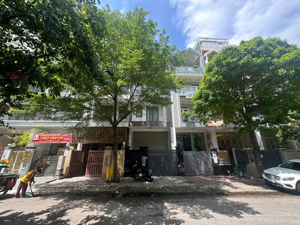 BÁN NHÀ PHỐ 5×20 CÓ THANG MÁY ĐƯỜNG SỐ 14 – KDC HIM LAM