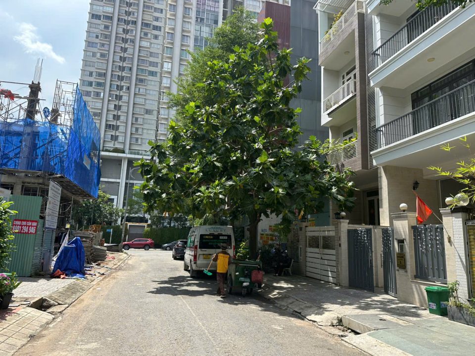 BÁN NHÀ PHỐ 5×20 CÓ THANG MÁY ĐƯỜNG SỐ 14 – KDC HIM LAM