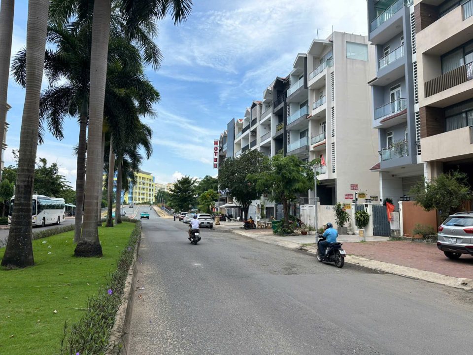 SIÊU PHẨM MẶT TIỀN D1 HIM LAM – GIÁ TỐT HIẾM CÓ!
