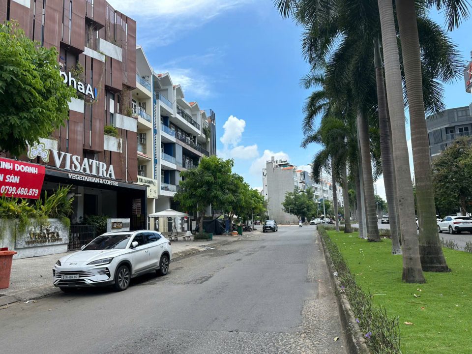 SIÊU PHẨM MẶT TIỀN D1 HIM LAM – GIÁ TỐT HIẾM CÓ!