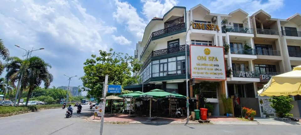 BÁN NHÀ PHỐ CĂN GÓC 2 MẶT TIỀN ĐẸP – HIM LAM KÊNH TẺ – QUẬN 7  – DIỆN TÍCH 119.6M² – GIÁ 38,7 TỶ