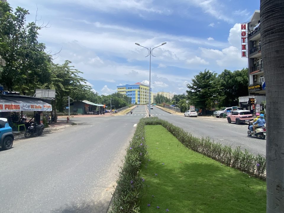 MẶT TIỀN ĐƯỜNG D1 KDC HIM LAM – NHÀ CÓ THANG MÁY, ĐƯỜNG LỚN KINH DOANH ĐA NGÀNH, GIÁ CHỈ 40 TỶ TL
