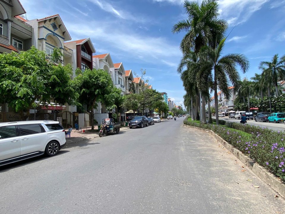 Bán Biệt Thự KDC Him Lam – Mặt Tiền Đường Hoàng Trọng Mậu, Quận 7
