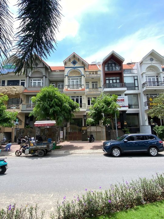 Bán Biệt Thự KDC Him Lam – Mặt Tiền Đường Hoàng Trọng Mậu, Quận 7