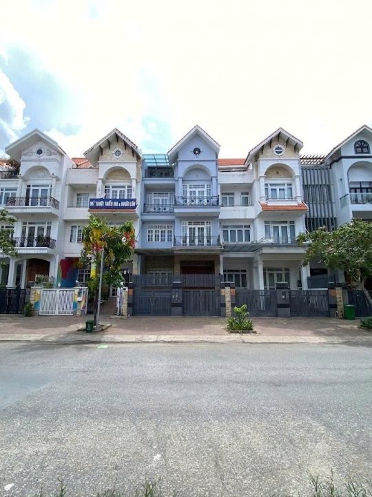 Bán Biệt Thự KDC Him Lam Đường D1 (Hoàng Trọng Mậu) | DT 7.5x20m (150m²) | Thang Máy | Giá 65 Tỷ