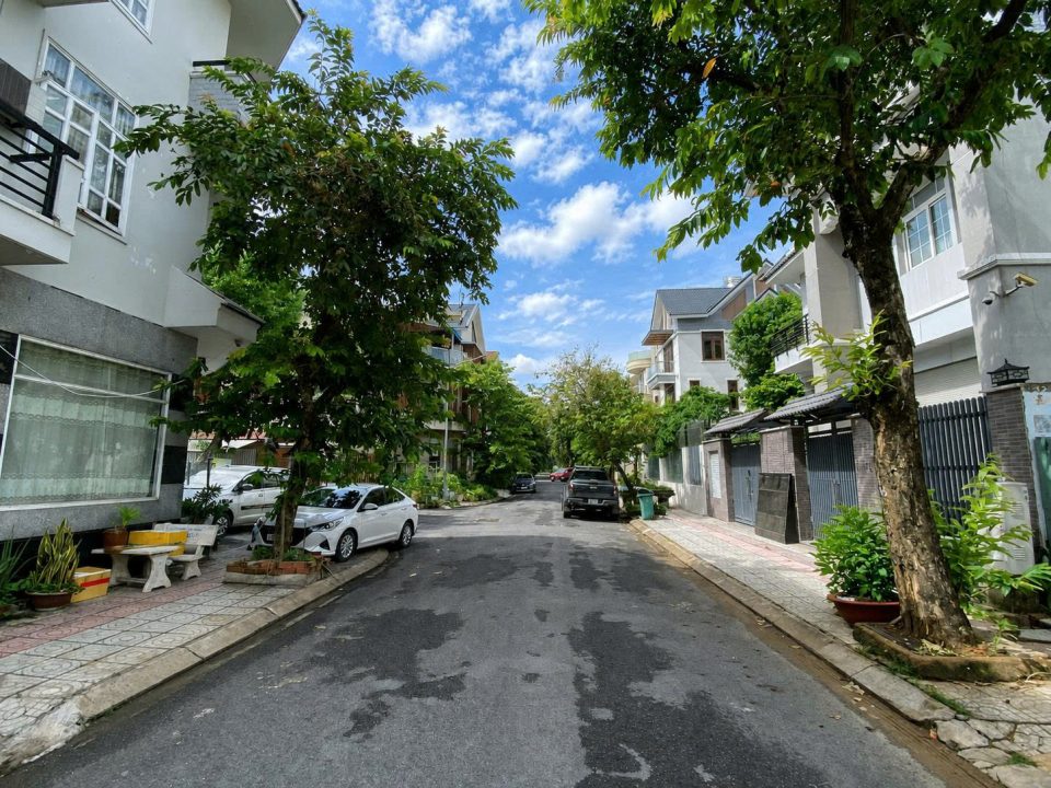 Bán Biệt Thự KDC Sadeco Ven Sông – Diện Tích 234m², Giá 38 Tỷ (166 triệu/m2)