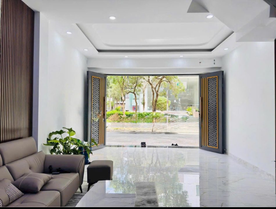 Bán nhà KDC Công Ích Q4 –  5x16m, full nội thất, giá 17,5 tỷ