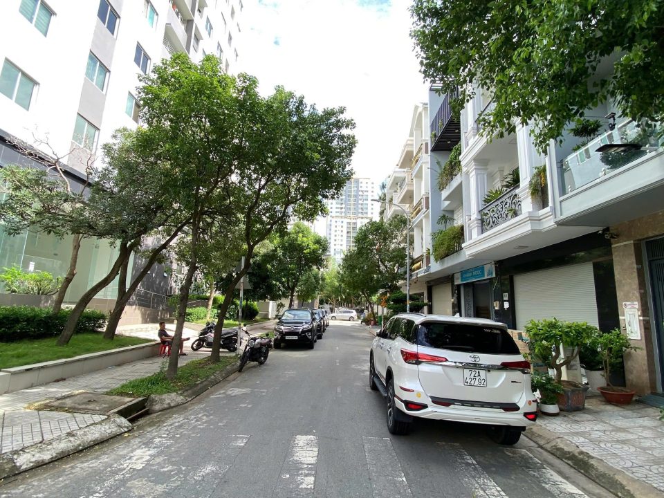 Bán nhà KDC Công Ích Q4 –  5x16m, full nội thất, giá 17,5 tỷ