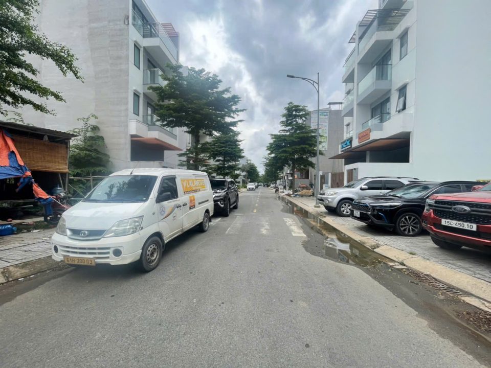LÔ GÓC 2 MẶT TIỀN – 131M² GIỮA KDC Q7 RIVERSIDE, CHỈ 13 TỶ!