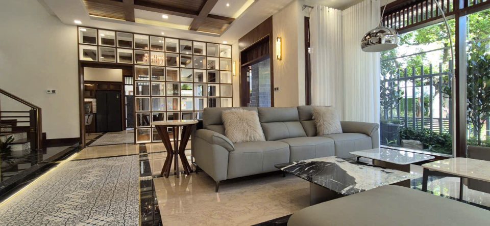 BÁN BIỆT THỰ SADECO VEN SÔNG – NHÀ ĐẸP FULL NỘI THẤT – CÓ HẦM – THANG MÁY
