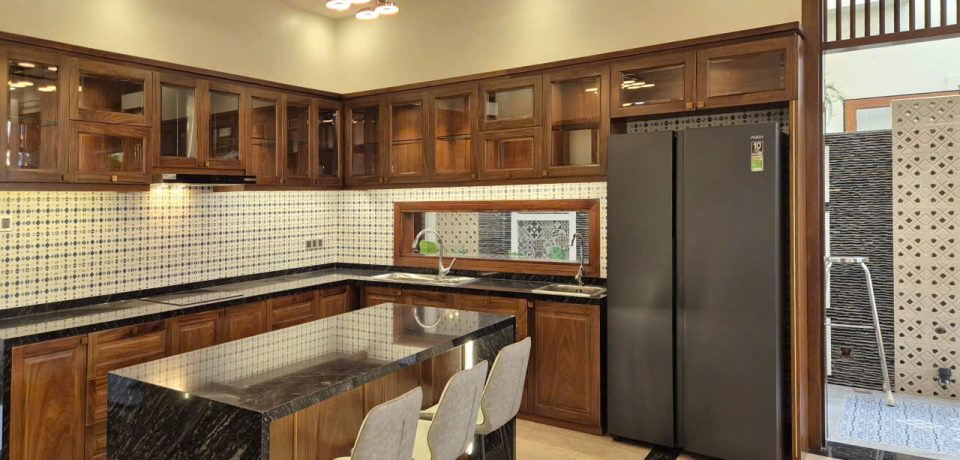 BÁN BIỆT THỰ SADECO VEN SÔNG – NHÀ ĐẸP FULL NỘI THẤT – CÓ HẦM – THANG MÁY