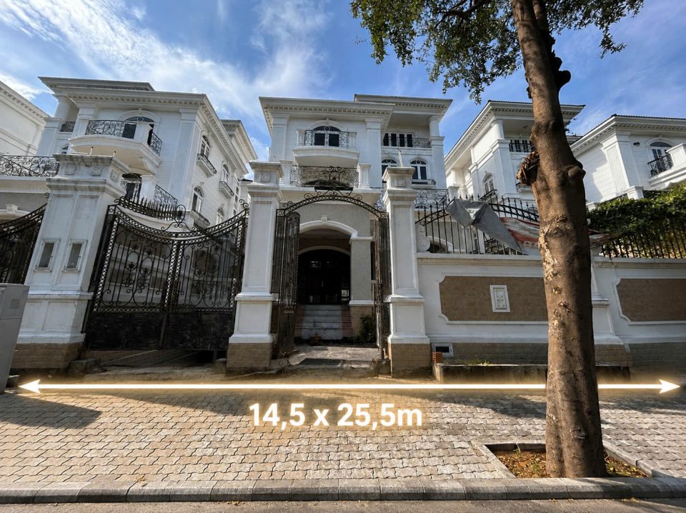 BÁN BIỆT THỰ 1000m² SÀN –  VIEW TRỰC DIỆN SÔNG – RẤT ĐÁNG SỐNG TẠI QUẬN 7 – GẦN PHÚ MỸ HƯNG