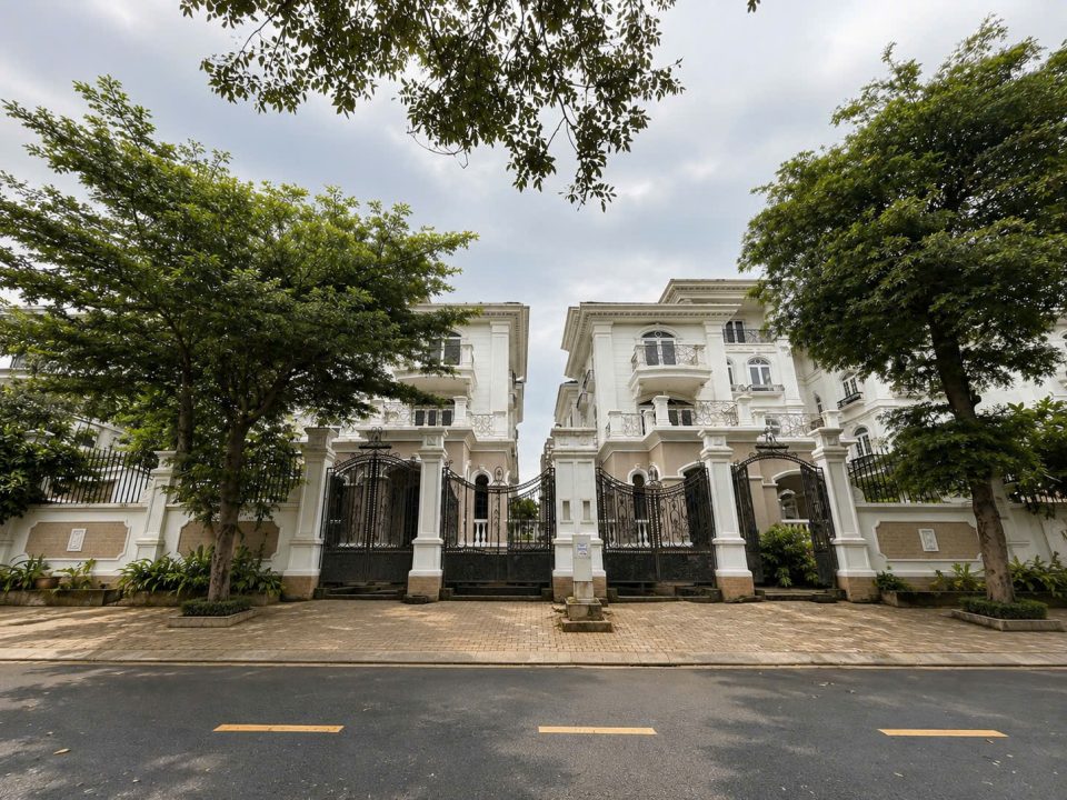 BÁN BIỆT THỰ 1000m² SÀN –  VIEW TRỰC DIỆN SÔNG – RẤT ĐÁNG SỐNG TẠI QUẬN 7 – GẦN PHÚ MỸ HƯNG