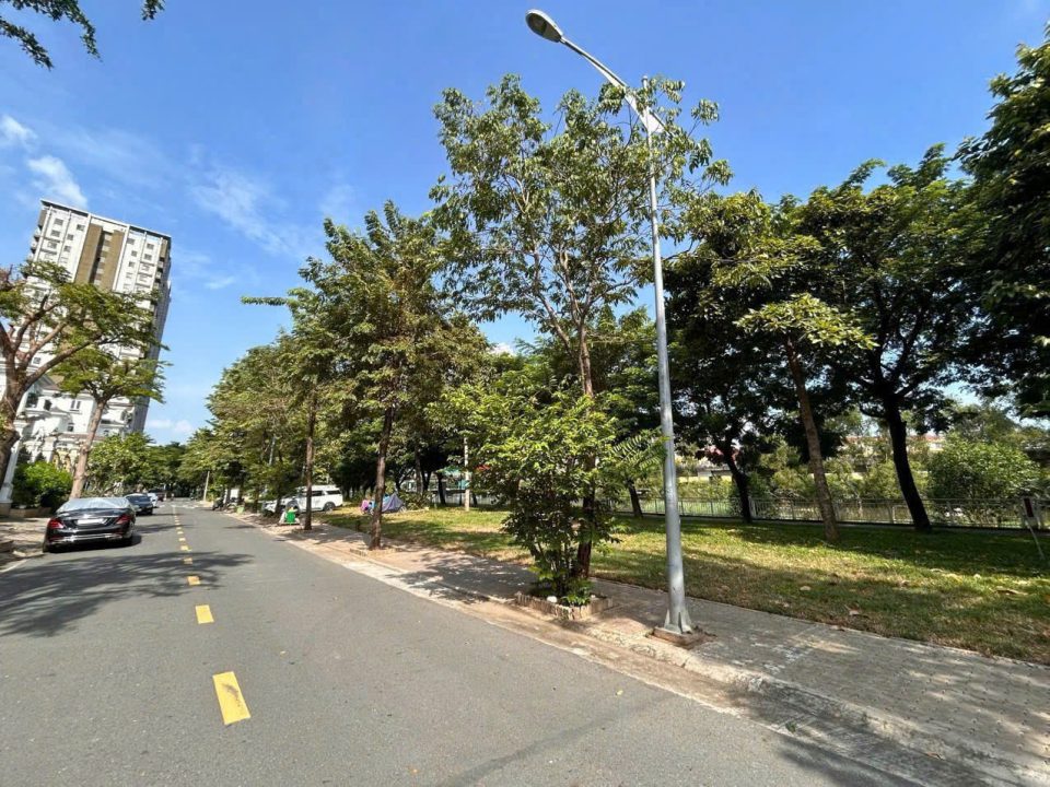BÁN BIỆT THỰ 1000m² SÀN –  VIEW TRỰC DIỆN SÔNG – RẤT ĐÁNG SỐNG TẠI QUẬN 7 – GẦN PHÚ MỸ HƯNG