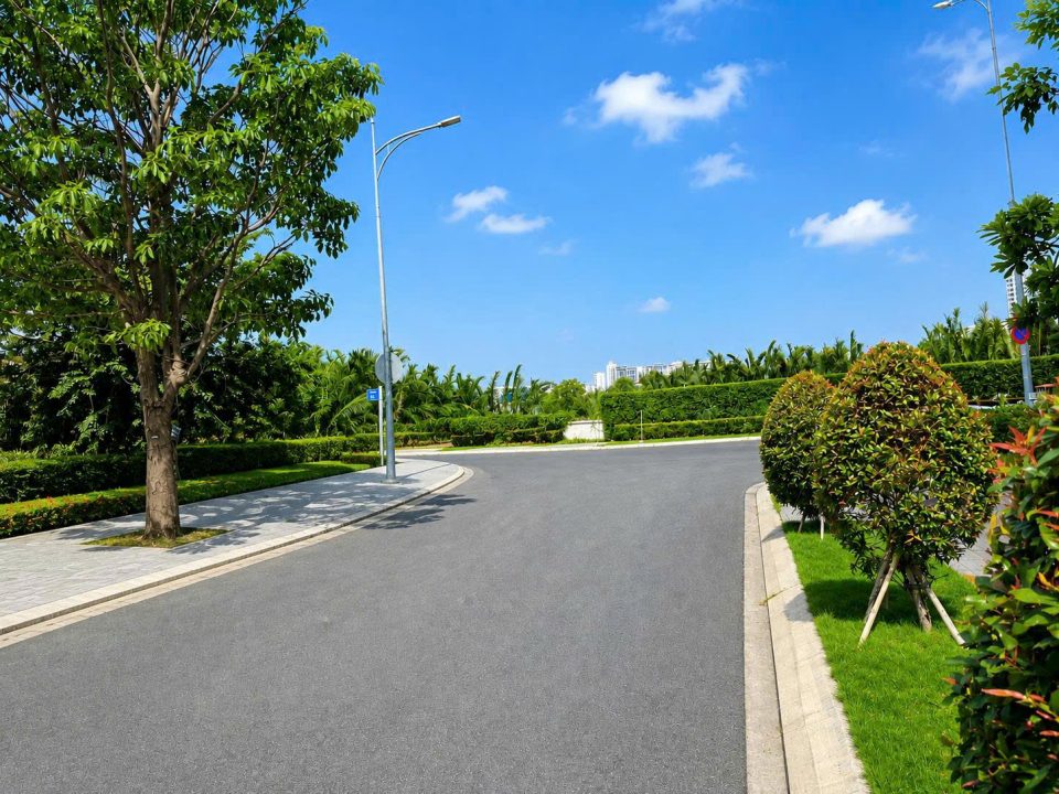 🔥 HOT ĐẤT NỀN NHÀ PHỐ Q7 – MẶT TIỀN ĐƯỜNG LỚN, ĐỐI DIỆN Q7 RIVERSIDE – 90M² CHỈ 11 TỶ NET!