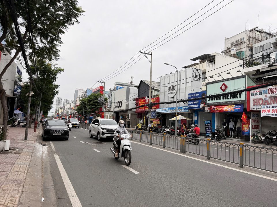 BÁN NHÀ MẶT TIỀN NGUYỄN THỊ THẬP – QUẬN 7 | 46M² | 20 TỶ