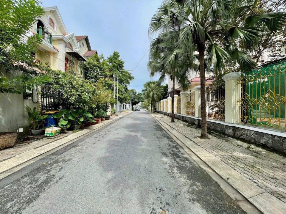 🏞️ BIỆT THỰ VIEW SÔNG ĐẲNG CẤP – VỊ TRÍ ĐẸP KDC TÂN QUY ĐÔNG