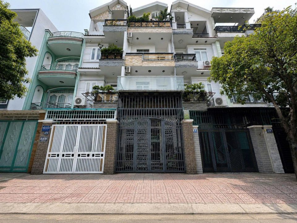 💎  NHÀ PHỐ A77 NAM LONG PHÚ THUẬN – 4×20M | TRỆT + 2 LẦU + SÂN THƯỢNG | FULL NỘI THẤT