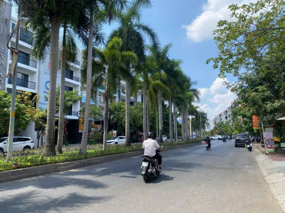 NHÀ PHỐ MẶT TIỀN ĐƯỜNG D1 – KDC HIM LAM, QUẬN 7 5×20 GIÁ 37,5 TỶ