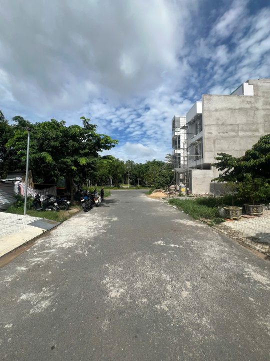 NHÀ ĐẸP HOÀN THIỆN MỚI TĐC PHÚ MỸ – GẦN CÔNG VIÊN – ĐƯỜNG D6 | 5x18M – 90M² | GIÁ 18 TỶ