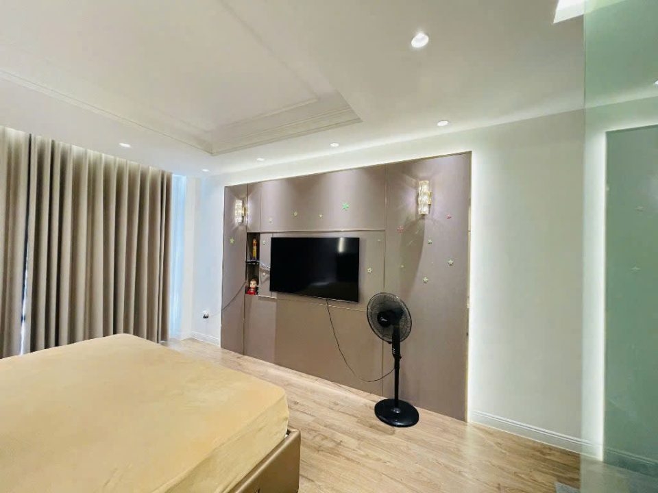 NHÀ ĐẸP MẶT TIỀN ĐƯỜNG SỐ 37 – TÂN QUY – 366M² SÀN – NỘI THẤT CAO CẤP