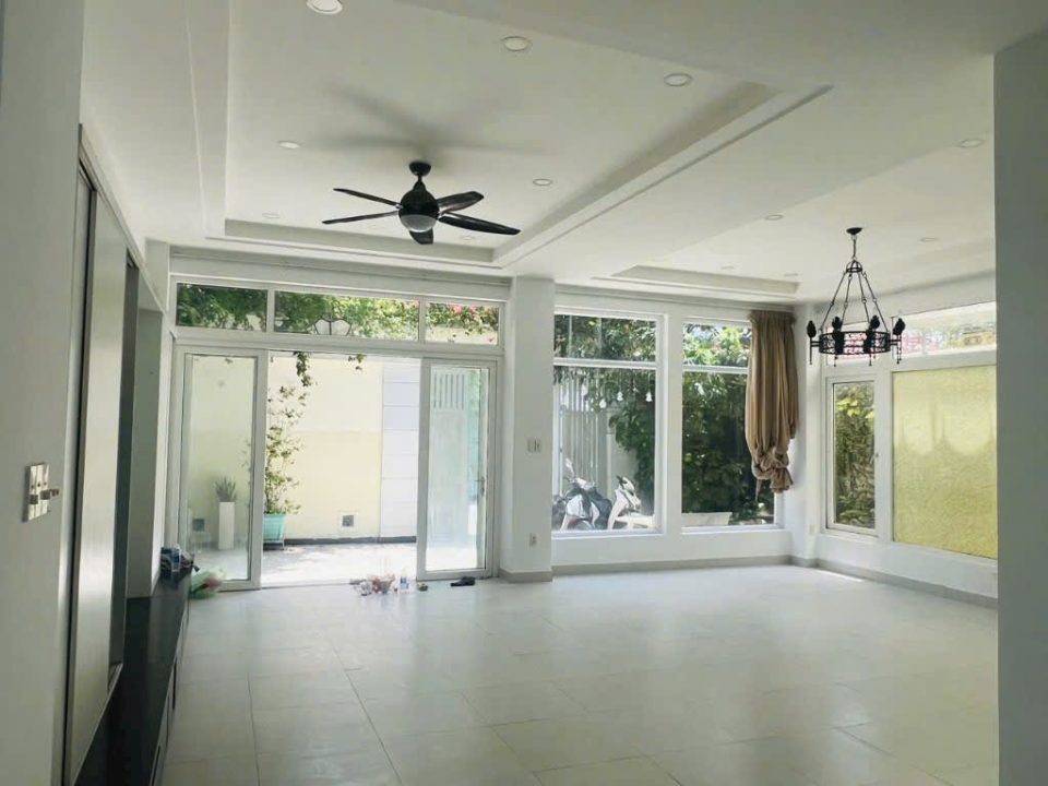 🔥 BIỆT THỰ 240M² KDC TẤN TRƯỜNG – NGANG 12M | 4PN | NHÀ HOÀN THIỆN | 32 TỶ